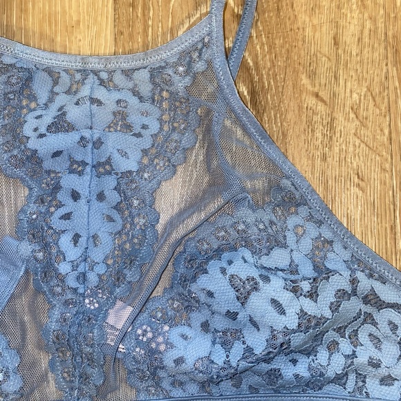 Blue halter bralette - Picture 2 of 4